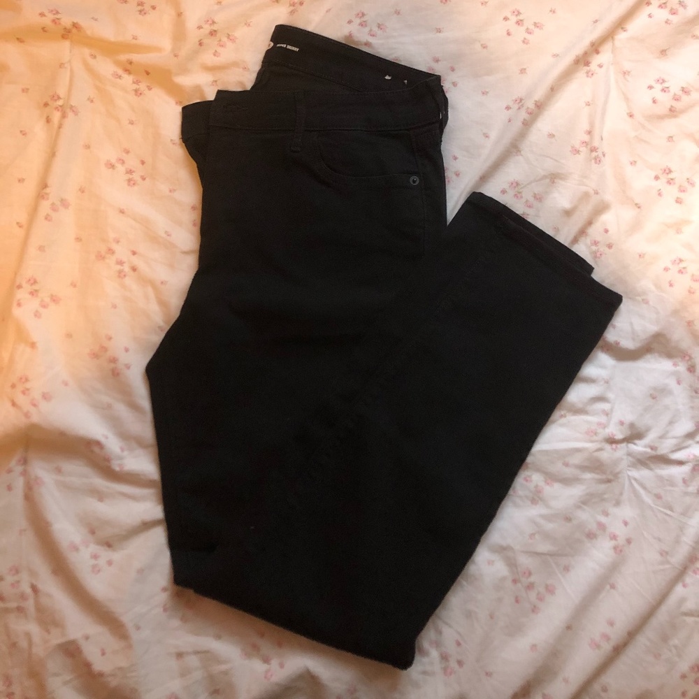 Old Navy Black Skinny Jeans (never worn!!)